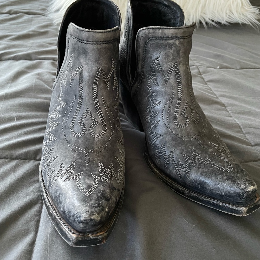 Ariat Dixon boots distressed black size 8.5